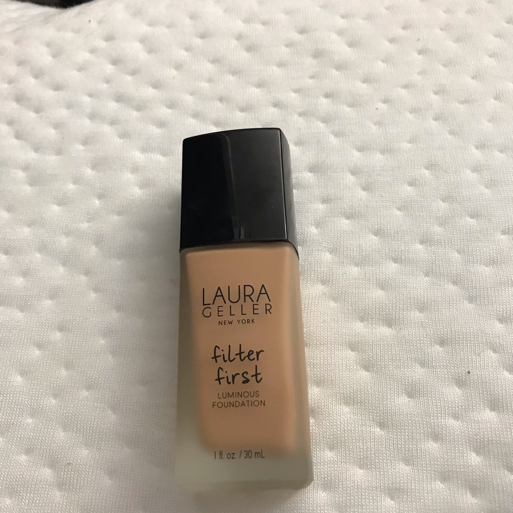 Laura Geller filter first luminous foundation